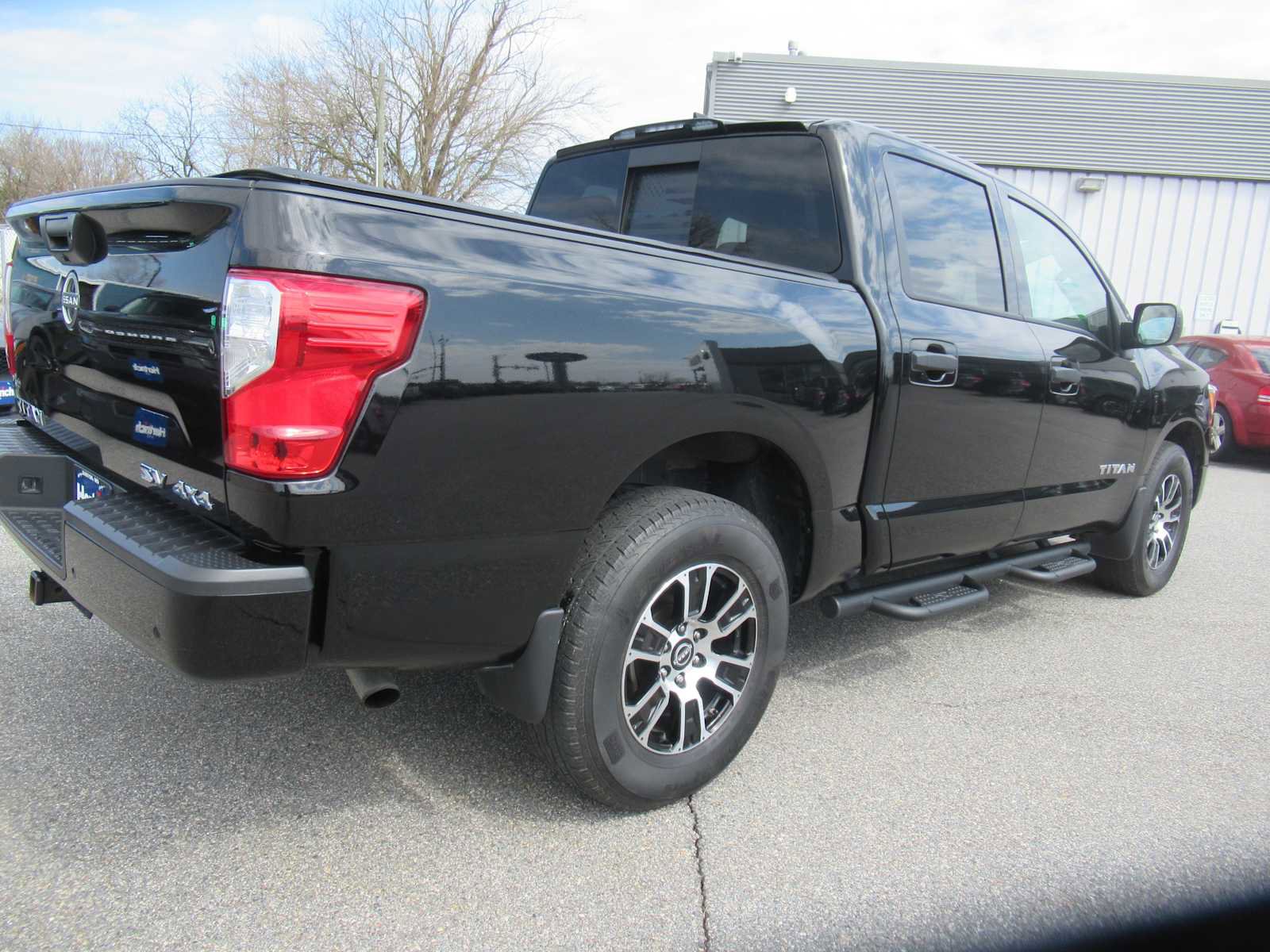 Used 2023 Nissan Titan SV w/ Accessory Utility Package image 5