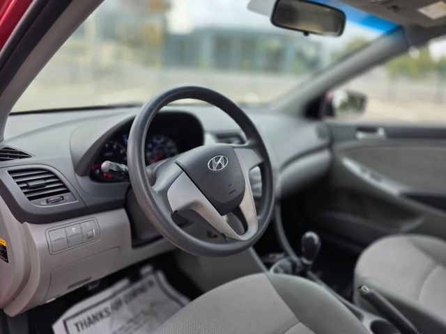 Used 2013 Hyundai Accent GS image 25