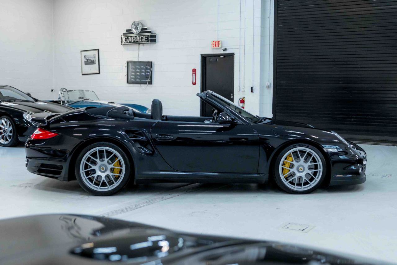 Used 2011 Porsche 911 Turbo S image 7