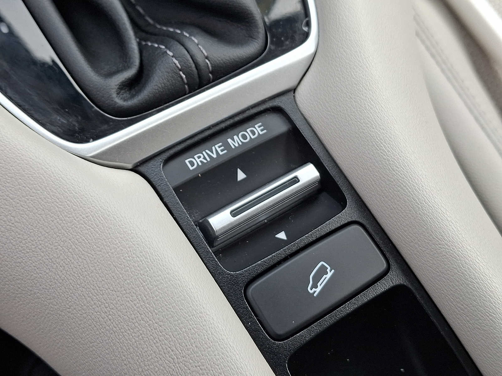 Used 2024 Honda HR-V EX-L image 22