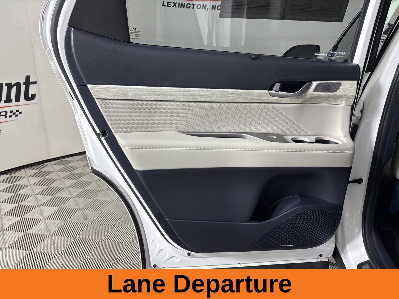 Used 2023 Hyundai Palisade Calligraphy w/ Cargo Package image 22