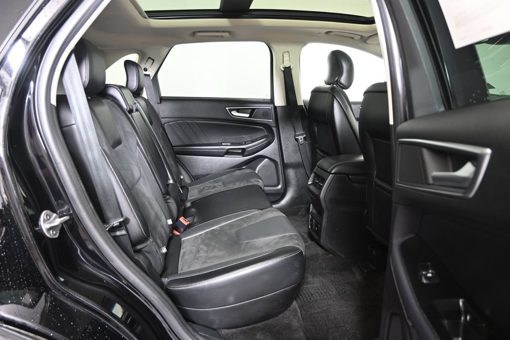 Used 2018 Ford Edge Sport w/ Equipment Group 401A AWD/4WD image 16