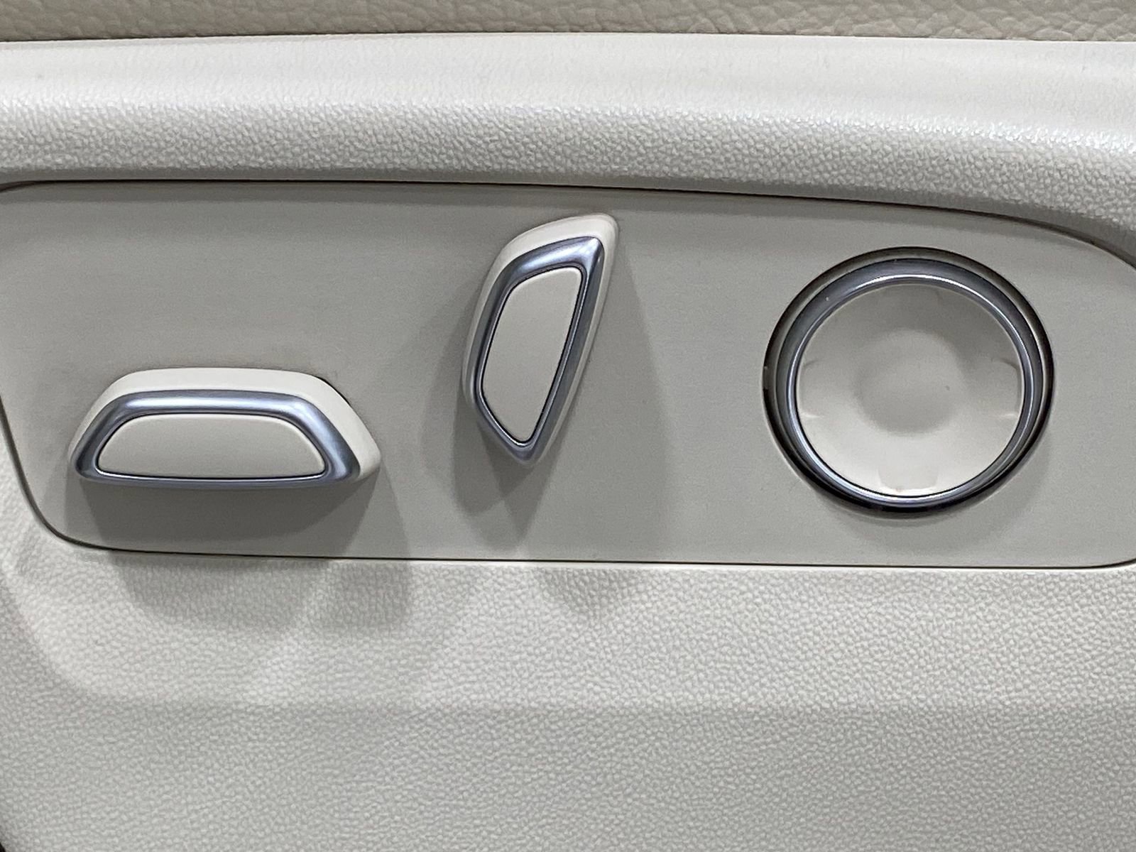 Used 2023 GMC Yukon Denali w/ LPO, Floor Liner Package image 12