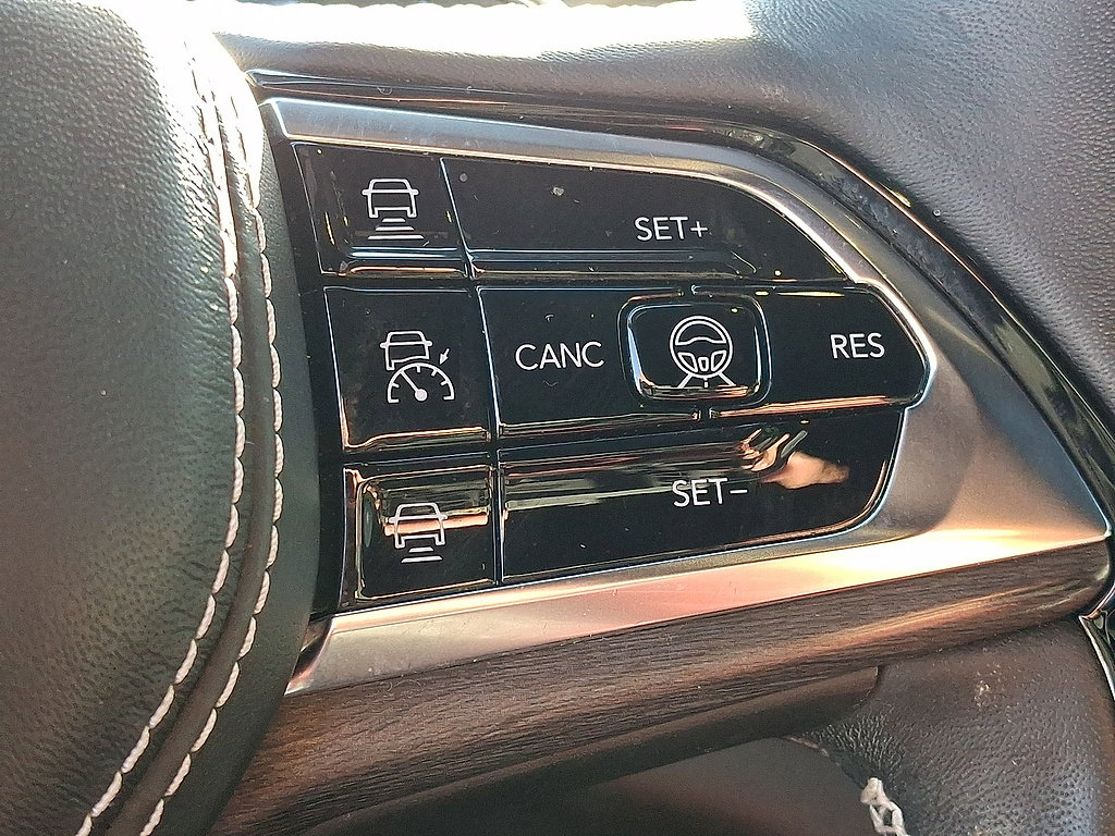 Certified 2025 Jeep Grand Cherokee L Overland w/ Advanced Protech Group III AWD/4WD image 24