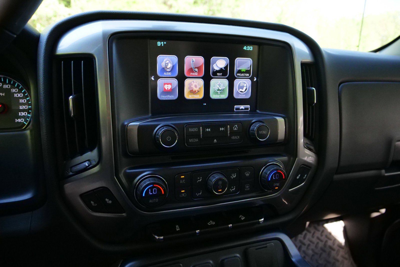 Used 2018 Chevrolet Silverado 1500 LT w/ All Star Edition AWD/4WD image 11