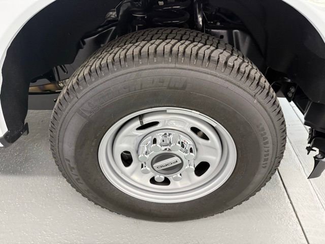 New 2026 Ford F250 XL w/ XL Chrome Package image 4