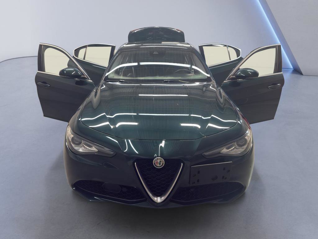 Used 2020 Alfa Romeo Giulia Ti image 9