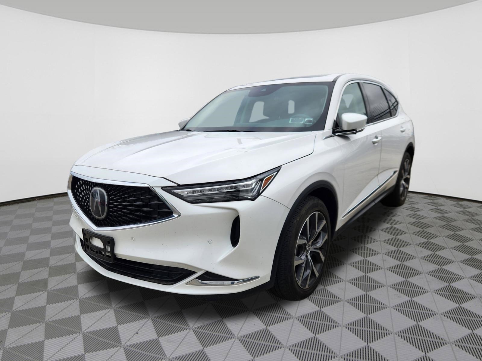 Used 2023 Acura MDX SH-AWD w/ Technology Package image 2