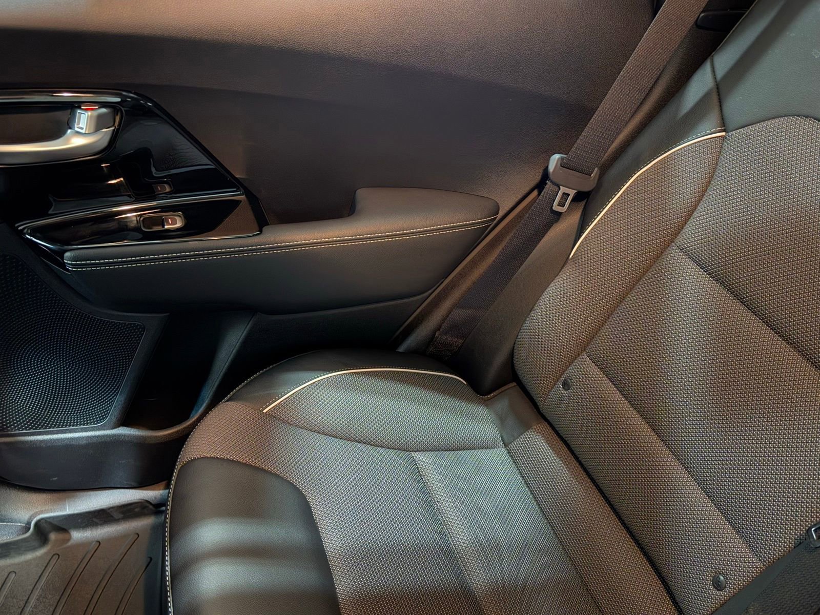 Used 2022 Kia Niro EX w/ Cold Weather Package image 33