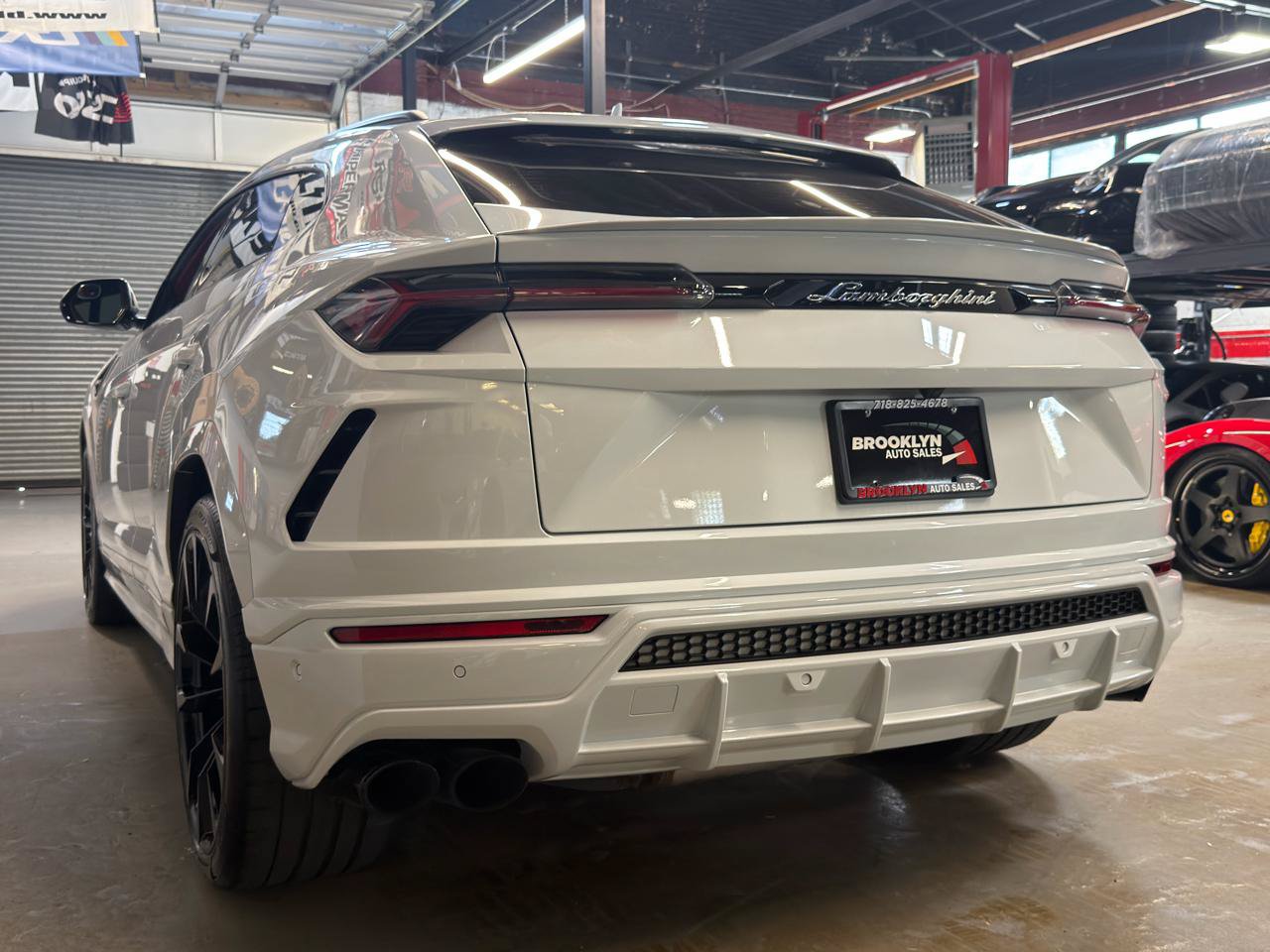 Used 2020 Lamborghini Urus AWD/4WD image 10