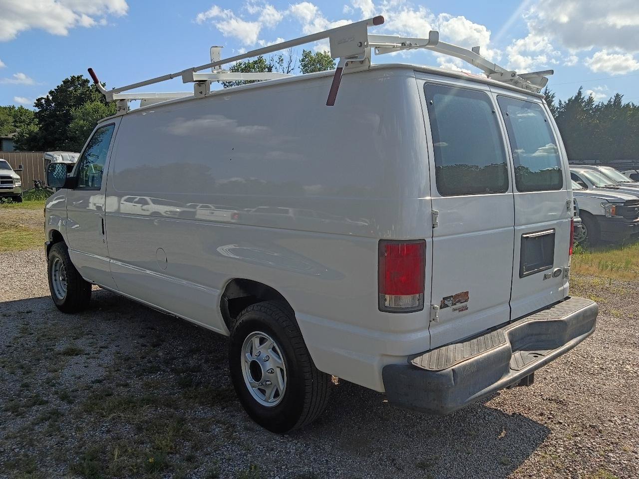 Used 2013 Ford E-250 and Econoline 250 w/ Commercial Cargo Van Pkg RWD image 7