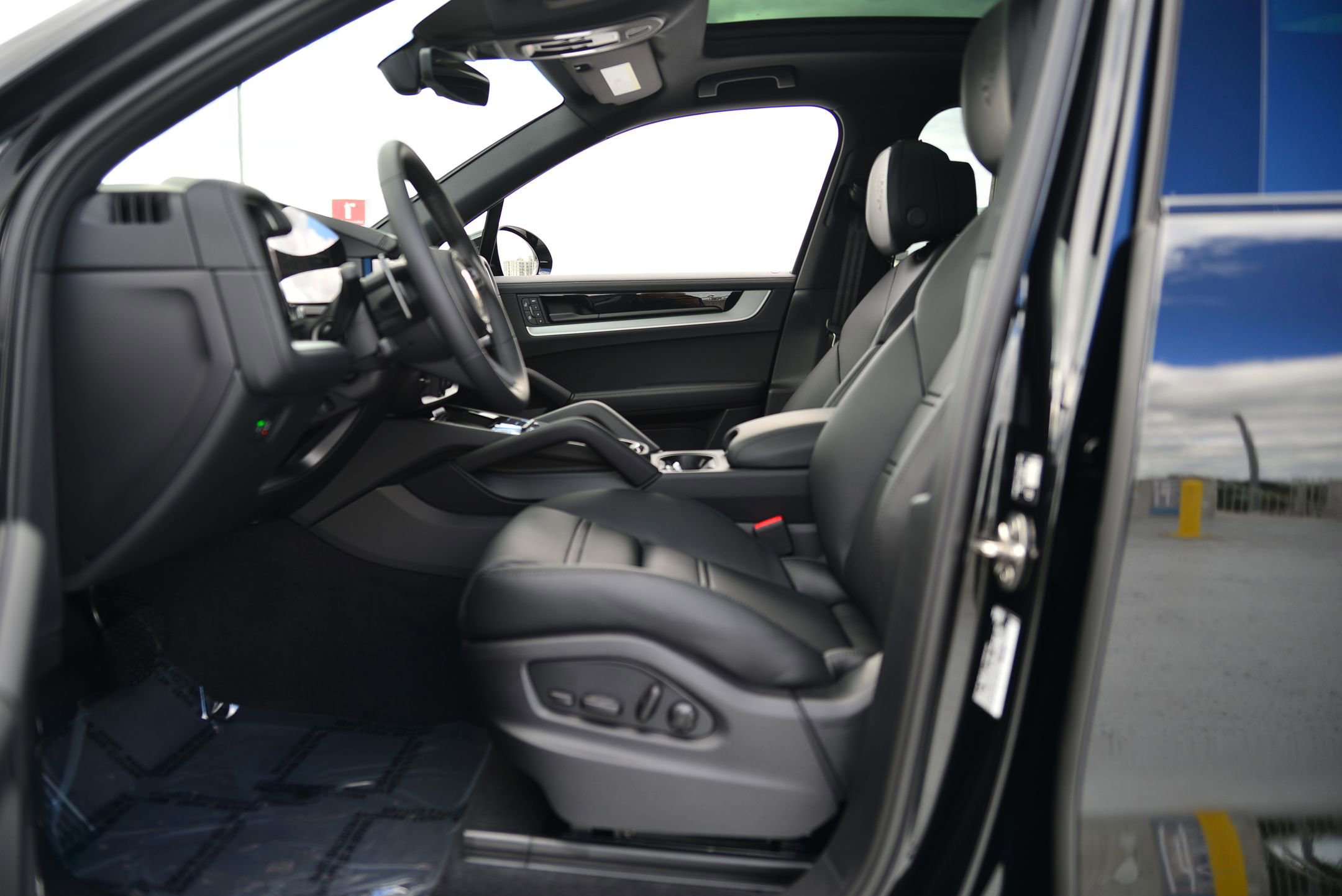 Certified 2026 Porsche Cayenne E-Hybrid image 5