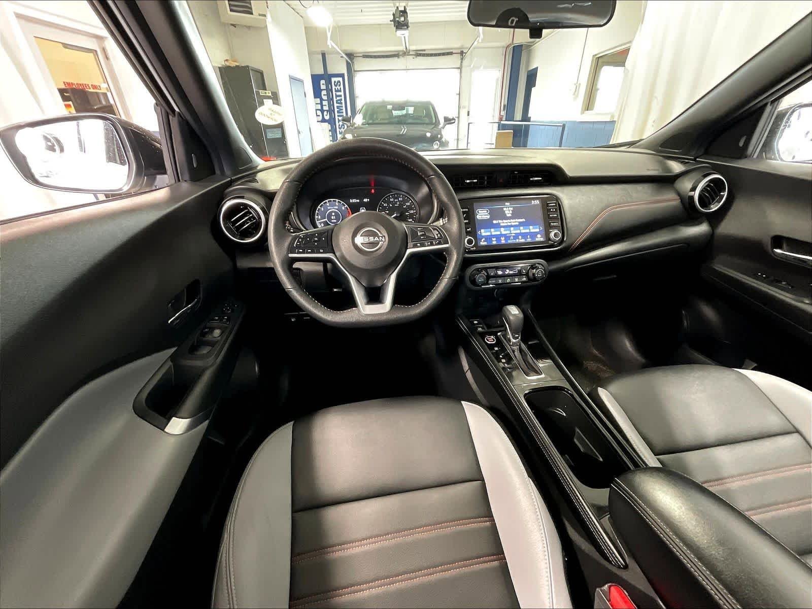 Certified 2023 Nissan Kicks SR w/ SR Premium Package FWD image 17