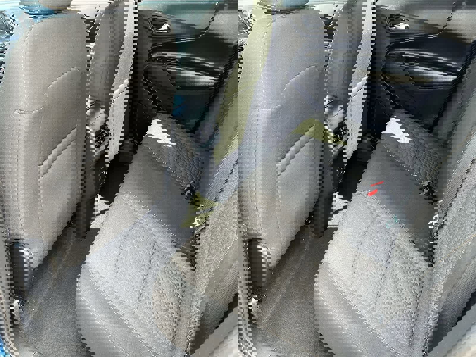 Used 2019 Chevrolet Equinox LT w/ Driver Convenience Package image 18