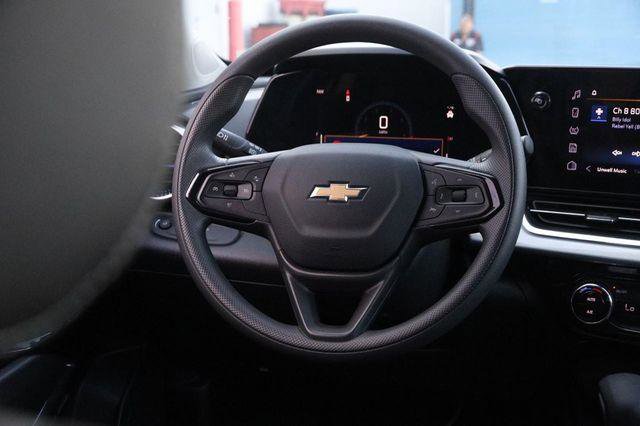 Used 2025 Chevrolet Trax LT image 20