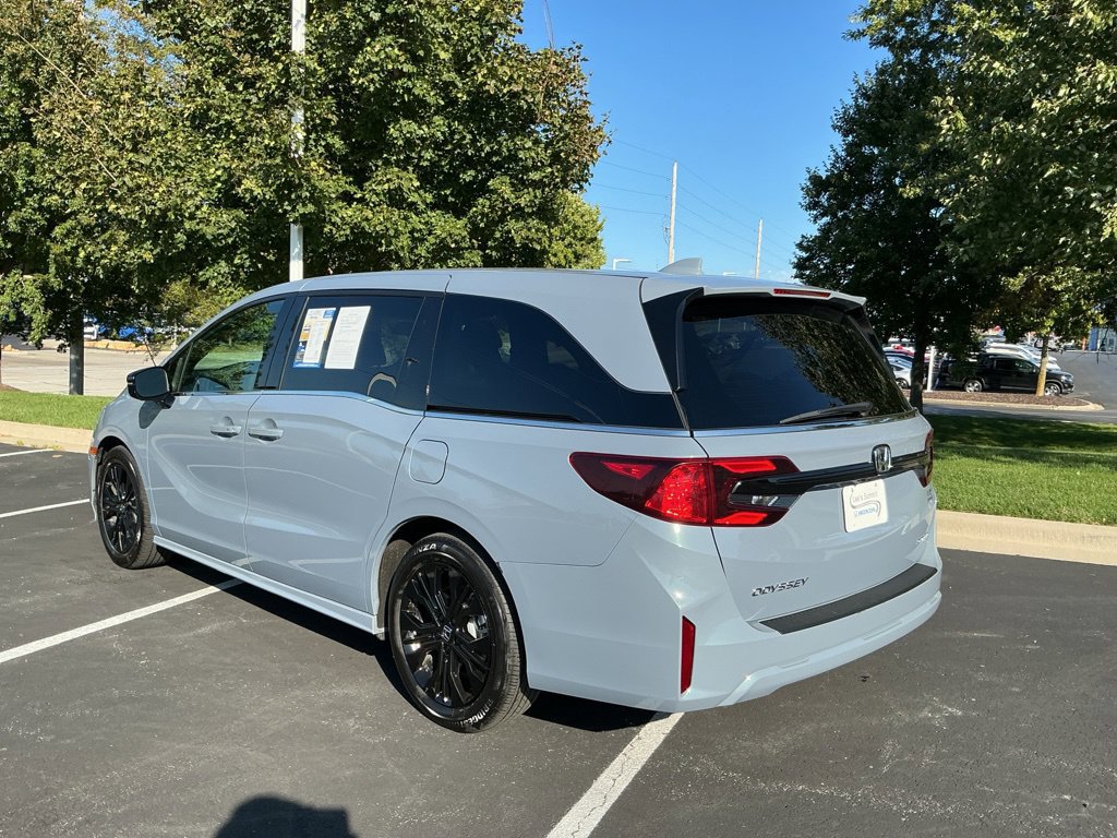 Used 2025 Honda Odyssey Sport-L image 11