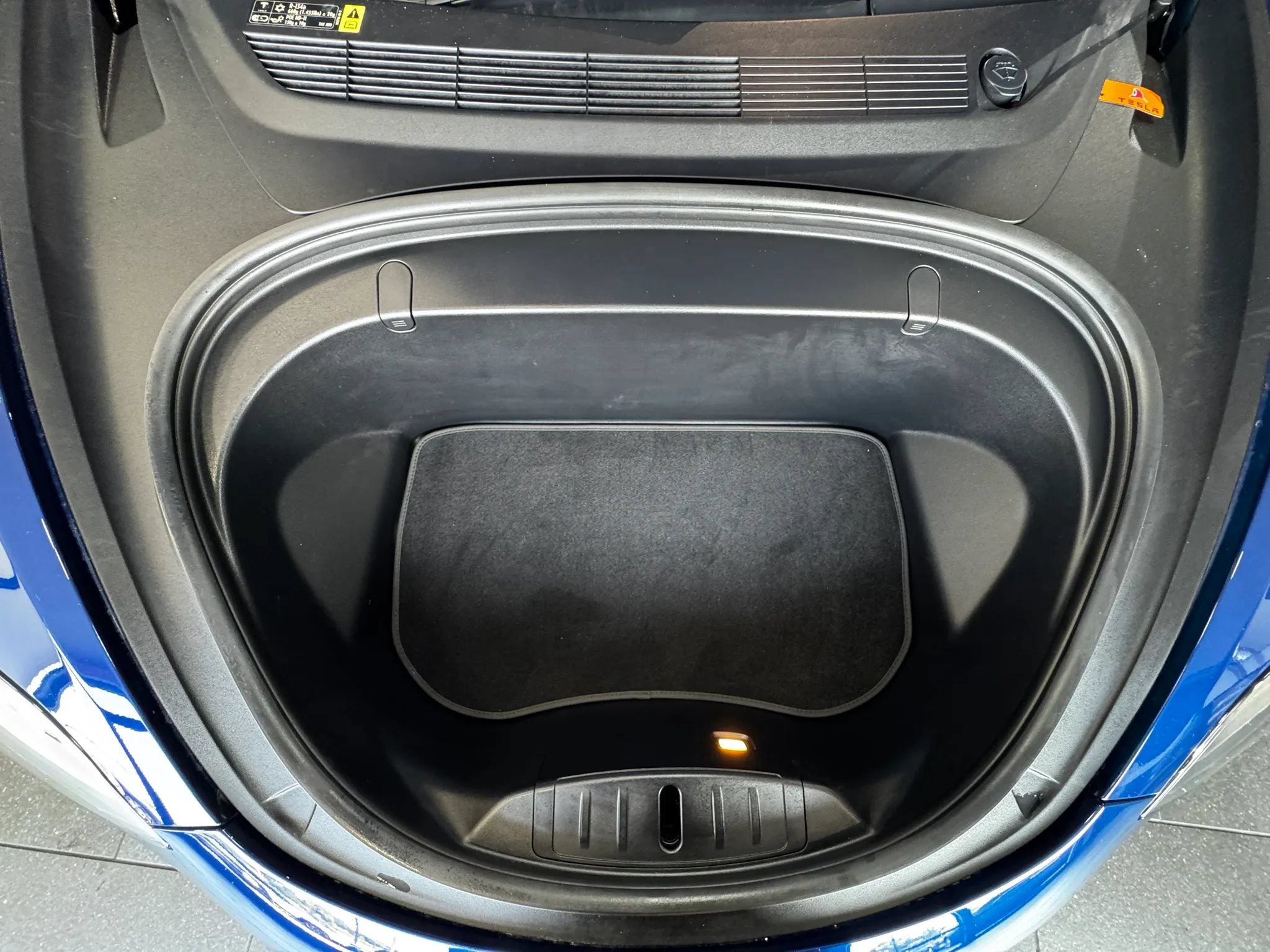 Used 2018 Tesla Model 3 Long Range RWD image 33