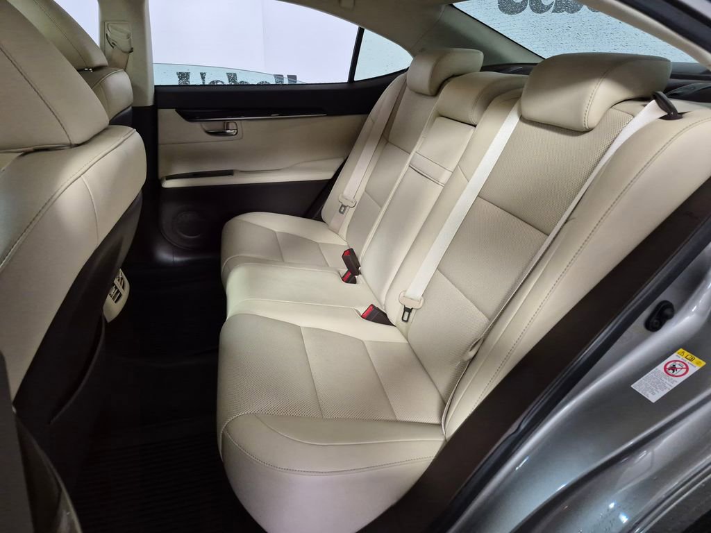 Used 2016 Lexus ES 350 w/ Premium Package w/Wood Trim image 23