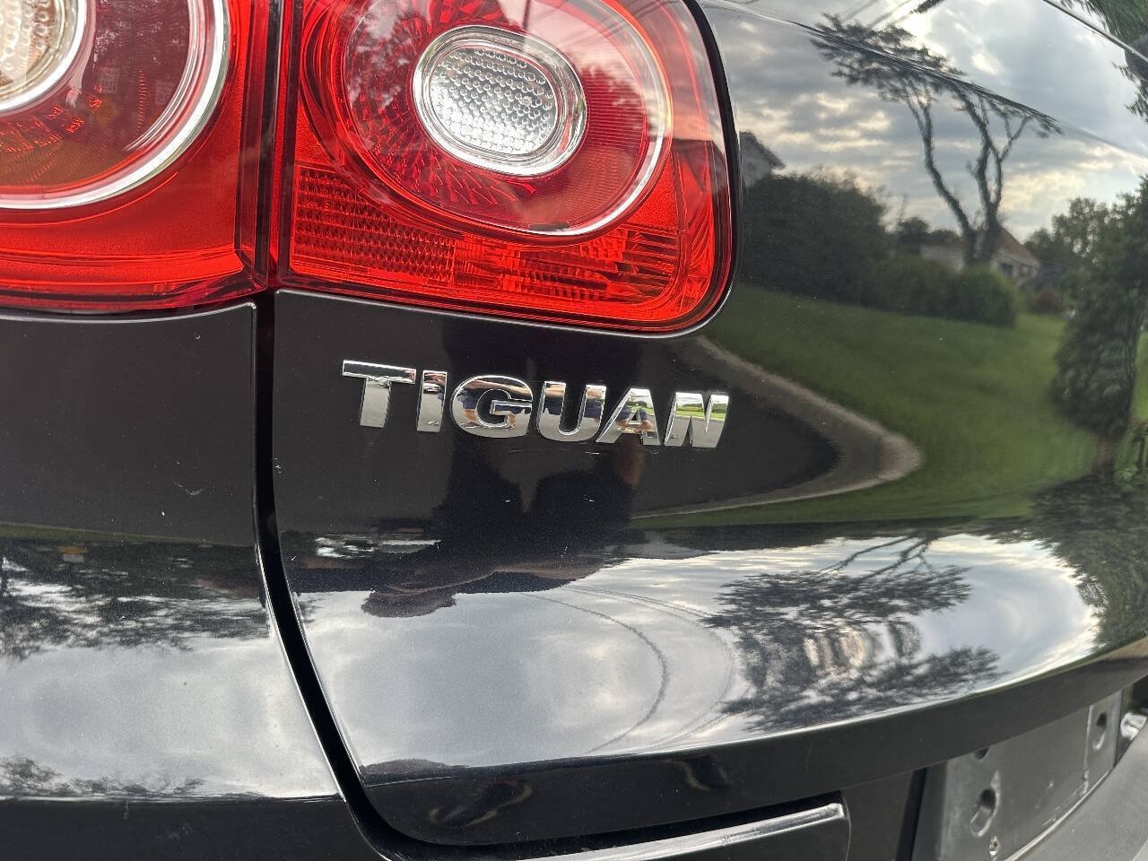 Used 2011 Volkswagen Tiguan SE AWD/4WD image 8