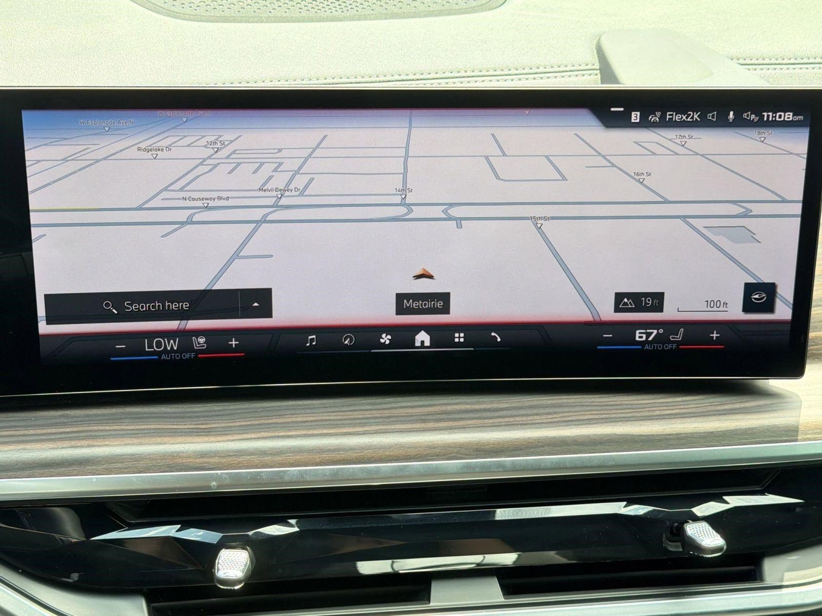 Used 2025 BMW X7 M60i AWD/4WD image 24