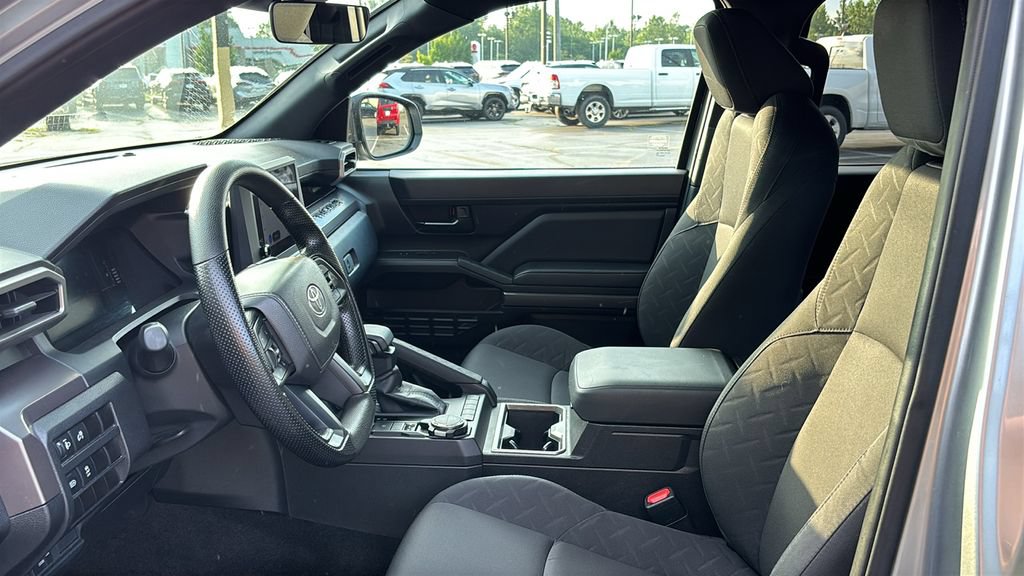 Used 2025 Toyota Tacoma SR5 AWD/4WD image 24