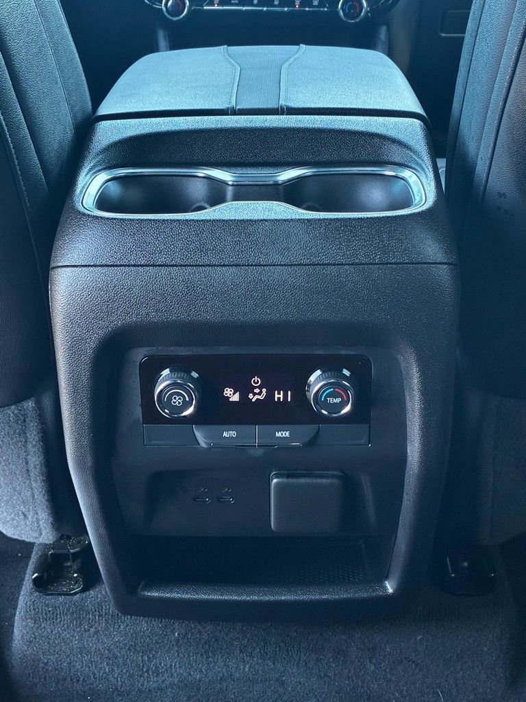 Used 2025 Chevrolet Traverse Z71 image 33