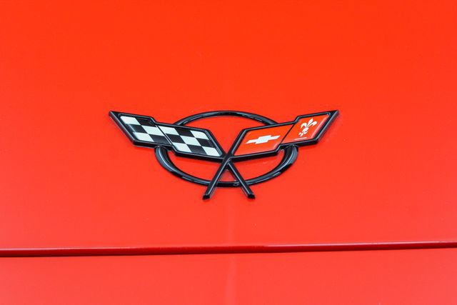Used 2000 Chevrolet Corvette Convertible w/ Memory Pkg RWD image 11