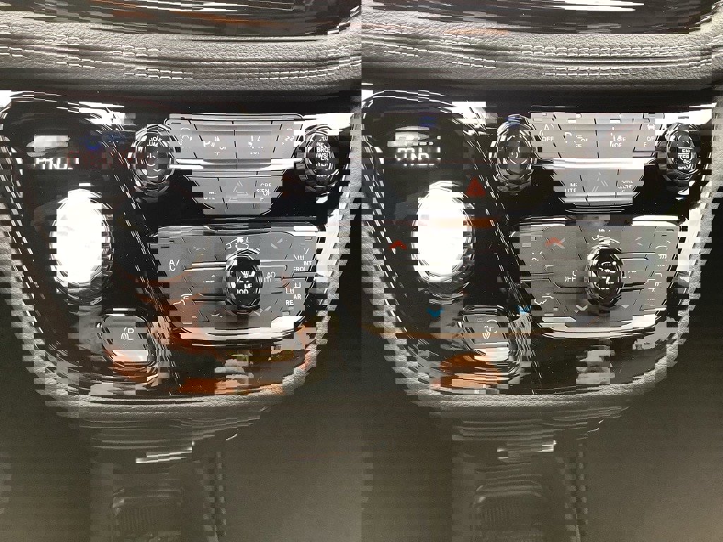 New 2026 Chrysler Pacifica Select image 20