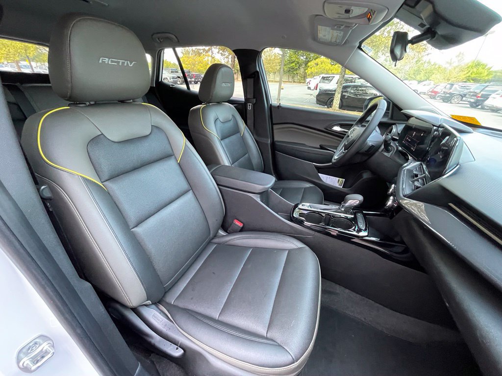 Used 2025 Chevrolet Trax ACTIV FWD image 31