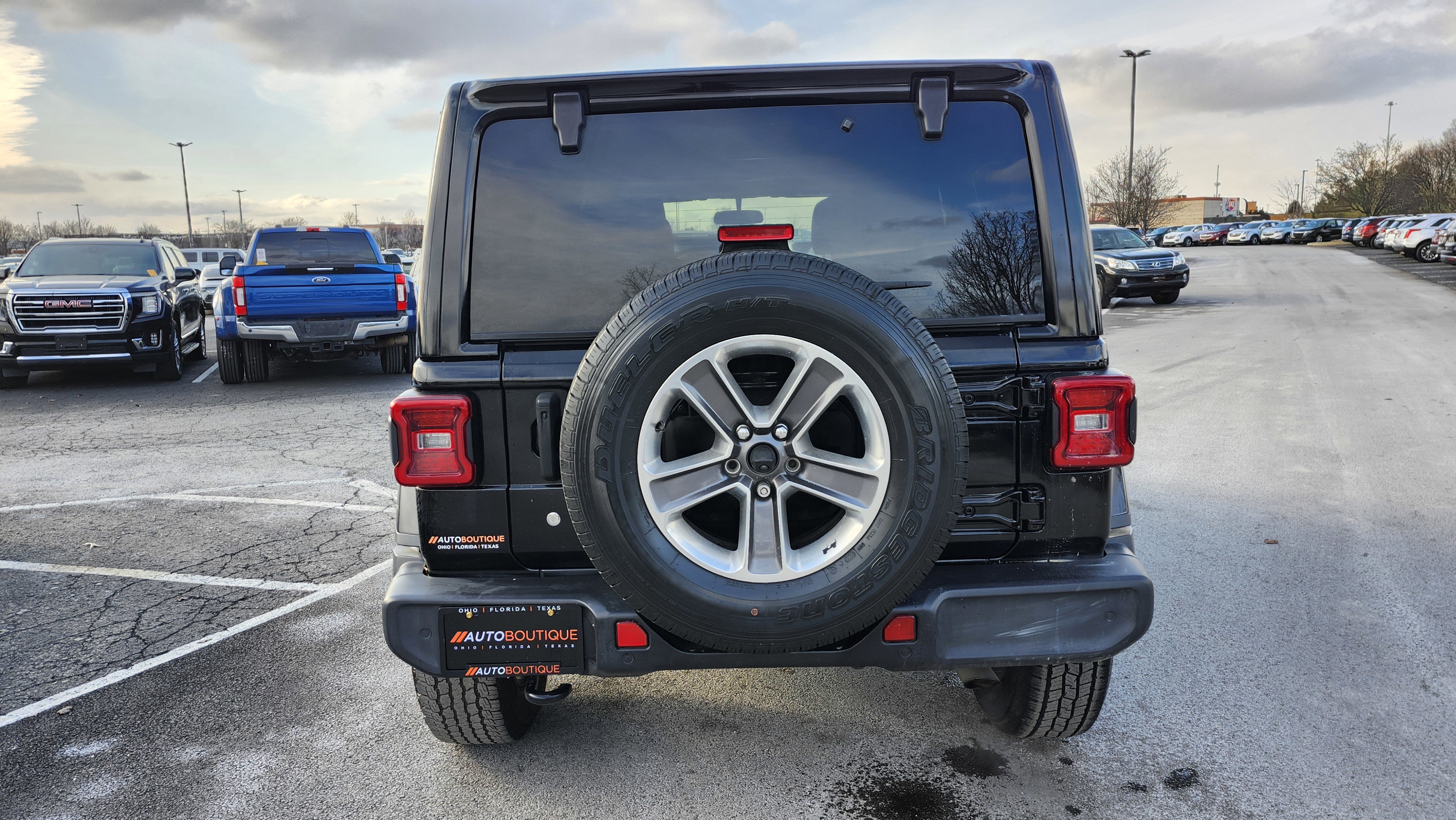 Used 2020 Jeep Wrangler Unlimited Sahara w/ Safety Group image 16