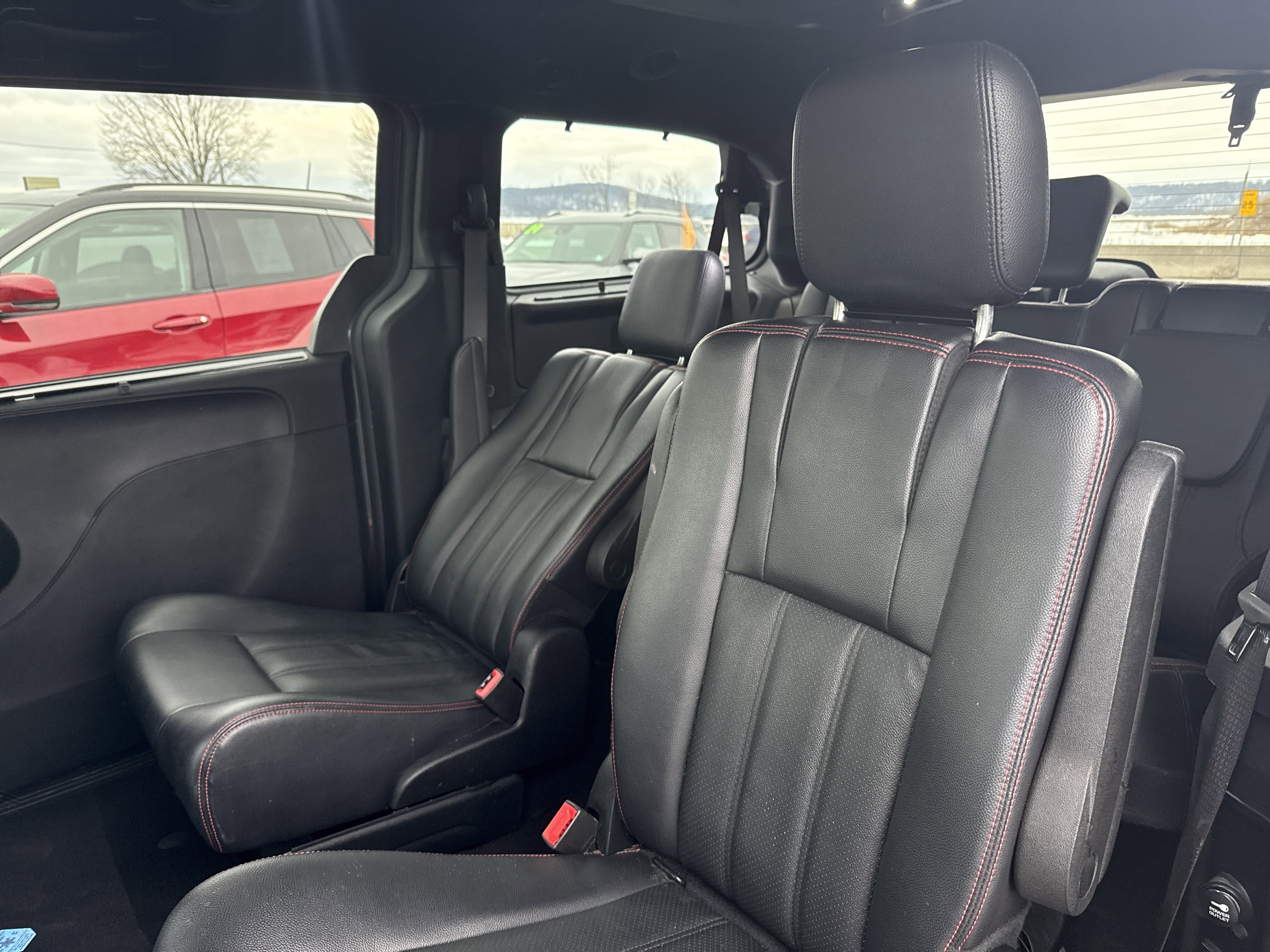 Used 2017 Dodge Grand Caravan GT image 13