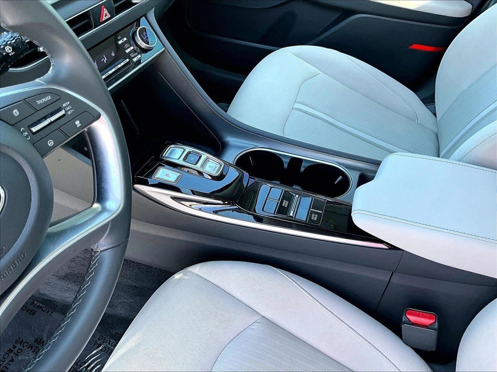 Used 2023 Hyundai Sonata SEL w/ Convenience Package FWD image 15