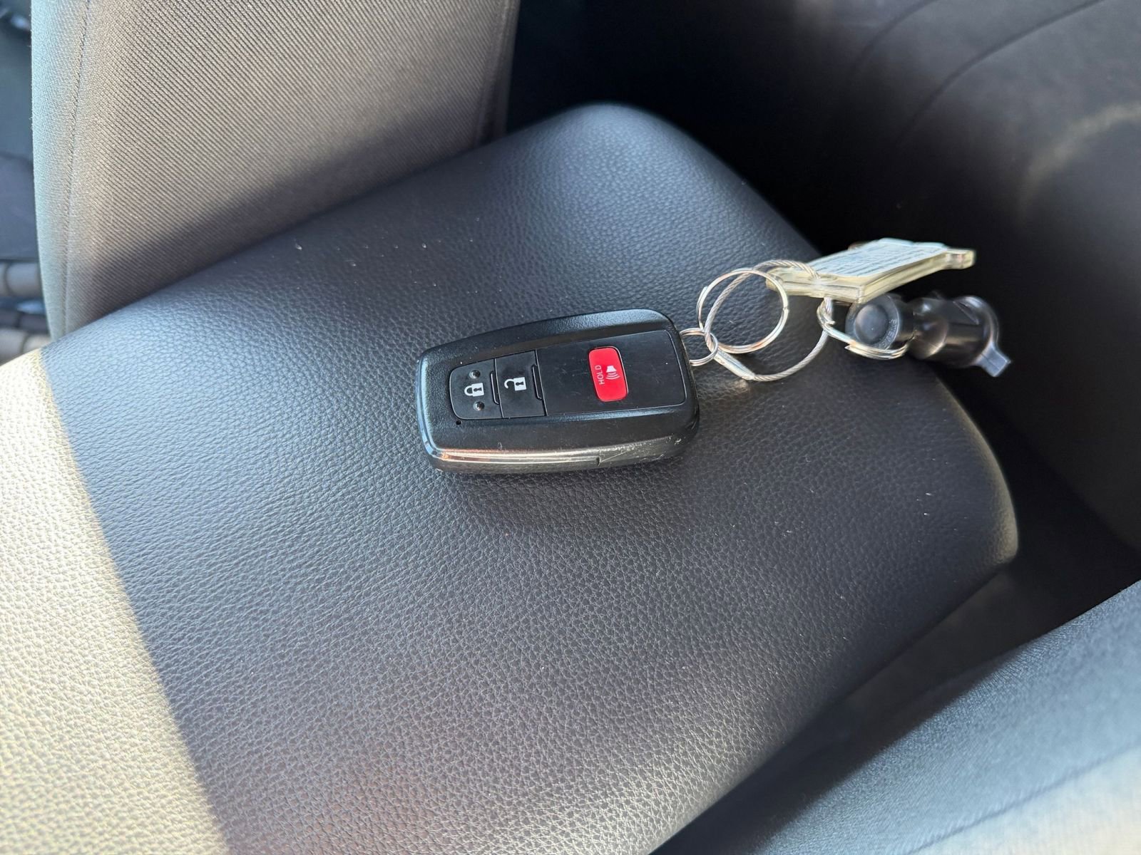 Used 2025 Toyota RAV4 XLE image 22