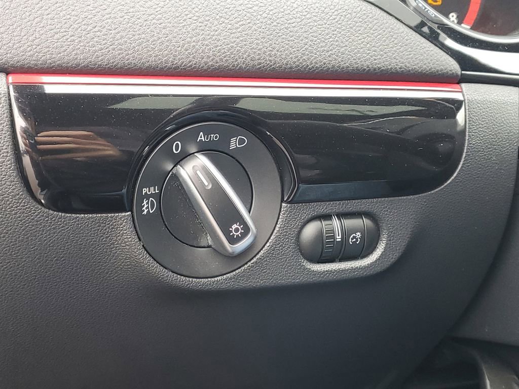 Used 2016 Volkswagen Jetta GLI SEL image 18