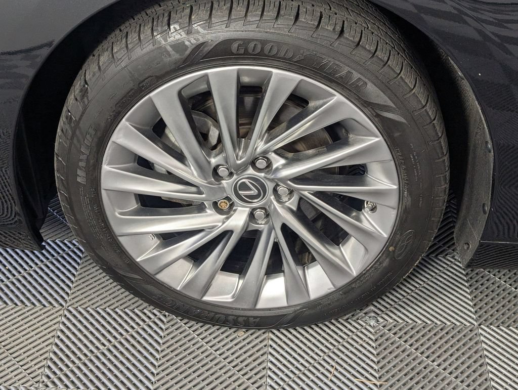 Used 2022 Lexus ES 300h Ultra Luxury w/ Protection Package (P3) FWD image 8