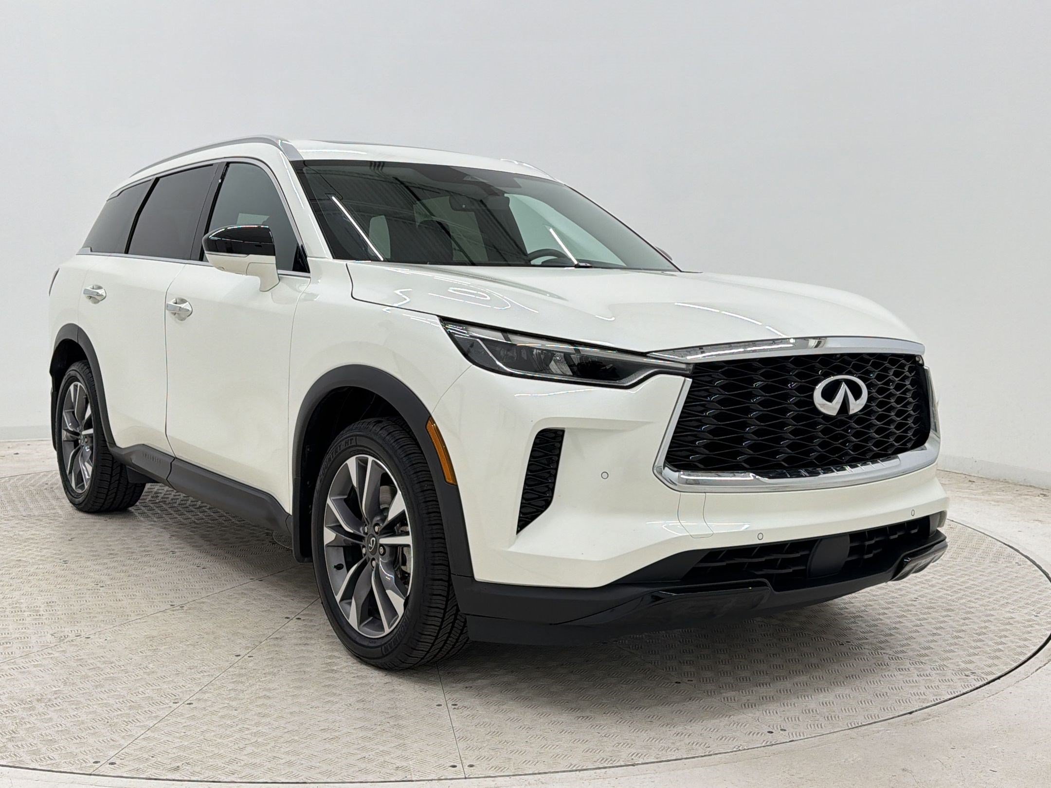 Used 2024 INFINITI QX60 Luxe FWD image 7