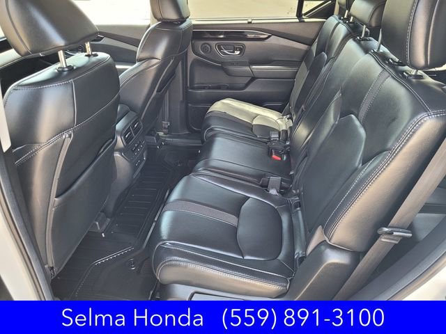 Used 2025 Honda Pilot Touring image 9