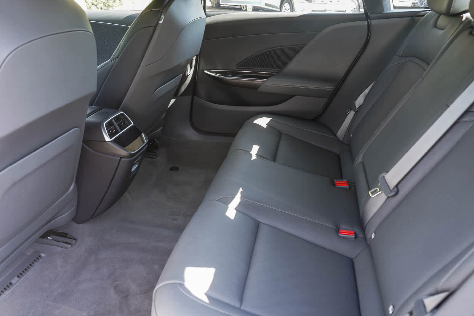 Used 2024 Lucid Air Pure RWD image 17