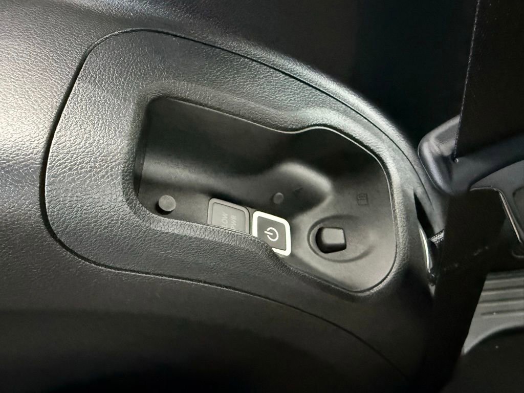 New 2027 Chrysler Pacifica Limited AWD/4WD image 53