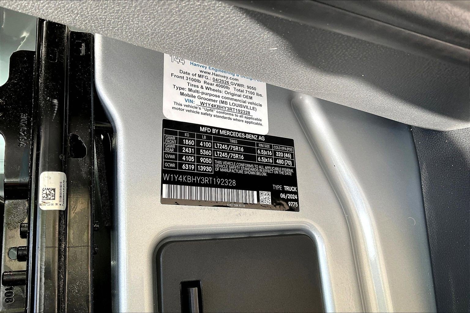New 2024 Mercedes-Benz Sprinter 2500 w/ Acoustic Package image 19