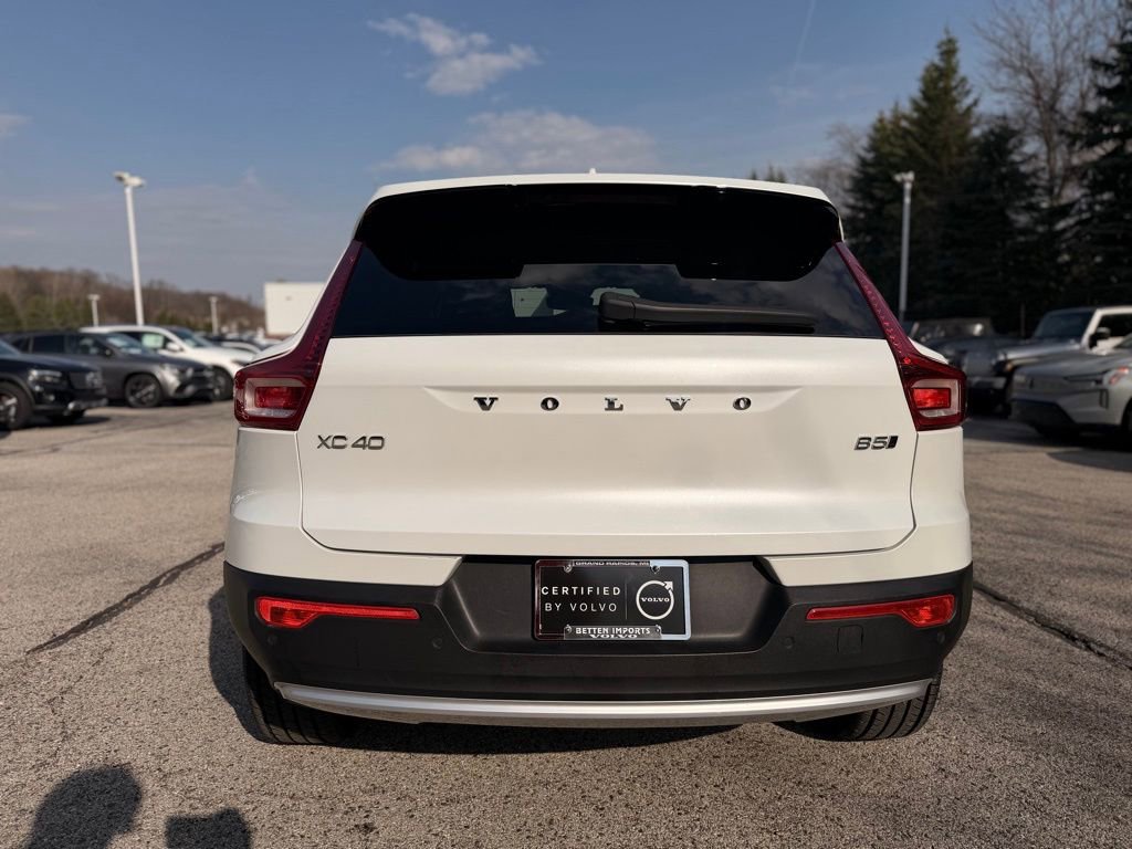 Used 2023 Volvo XC40 B5 Core w/ Convenience Package image 5