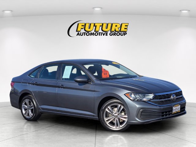 Used 2024 Volkswagen Jetta SE FWD image 1