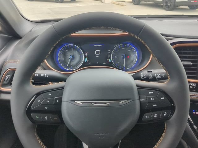 New 2027 Chrysler Pacifica Pinnacle w/ Theater Group AWD/4WD image 32
