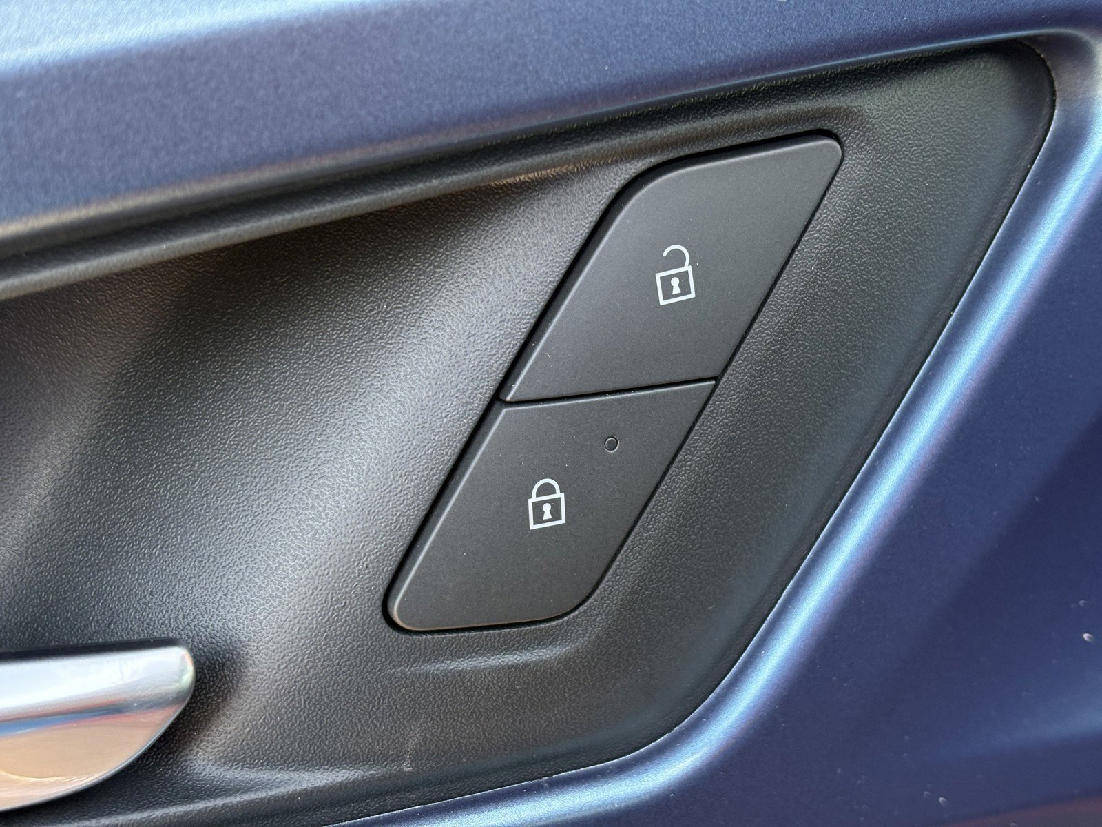 New 2026 Chevrolet Equinox EV LT w/ LPO, Blackout Package image 19