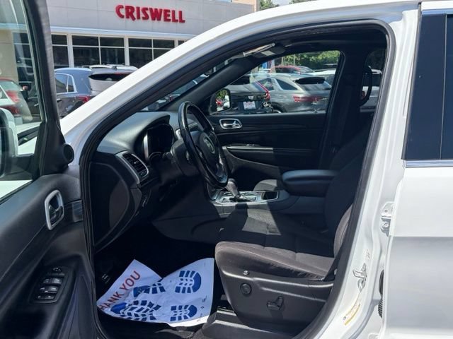Used 2020 Jeep Grand Cherokee Laredo AWD/4WD image 15