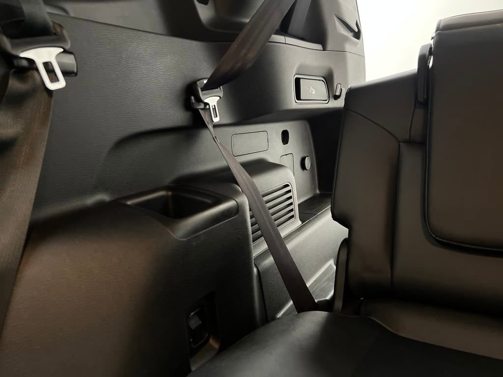 Used 2023 Mitsubishi Outlander SE image 31