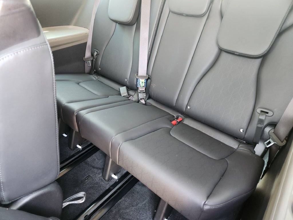 New 2026 Kia Carnival FWD image 25