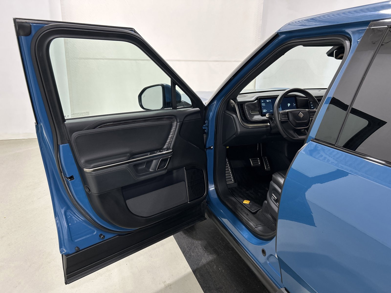 Used 2022 Rivian R1T Launch Edition AWD/4WD image 16