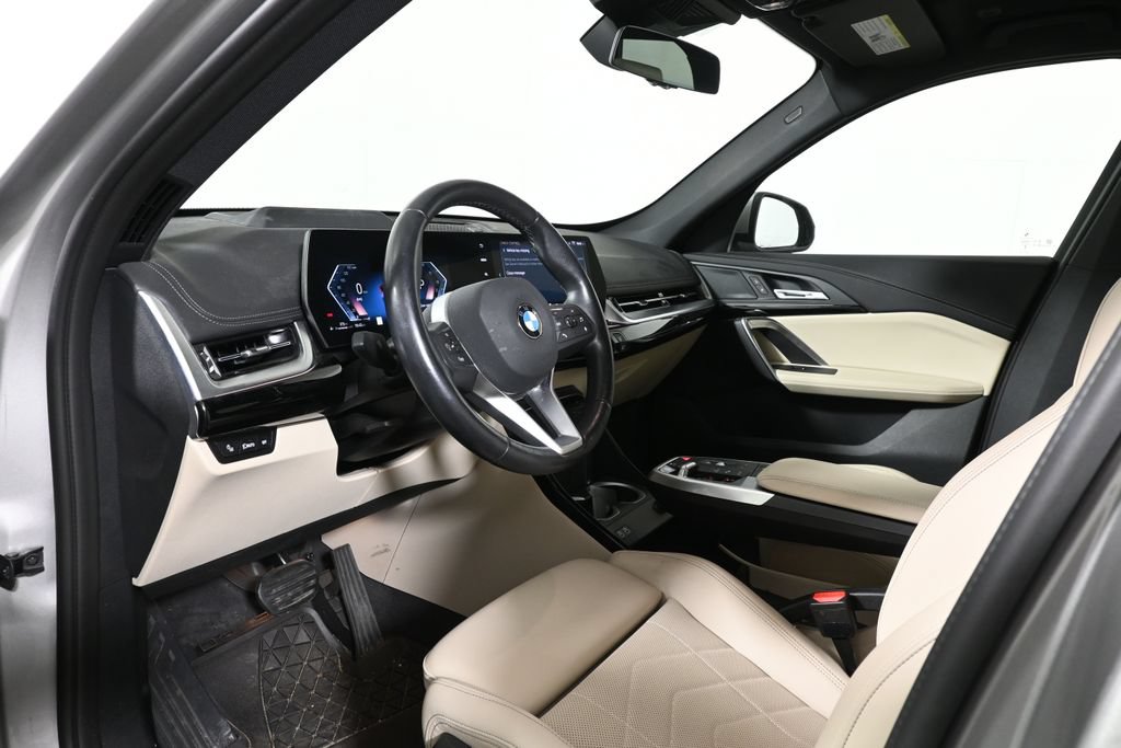Certified 2025 BMW X1 xDrive28i w/ Technology Package AWD/4WD image 4