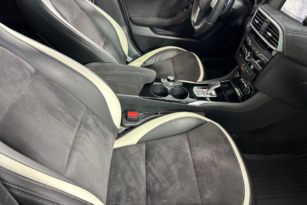 Used 2017 INFINITI QX30 Sport FWD image 19